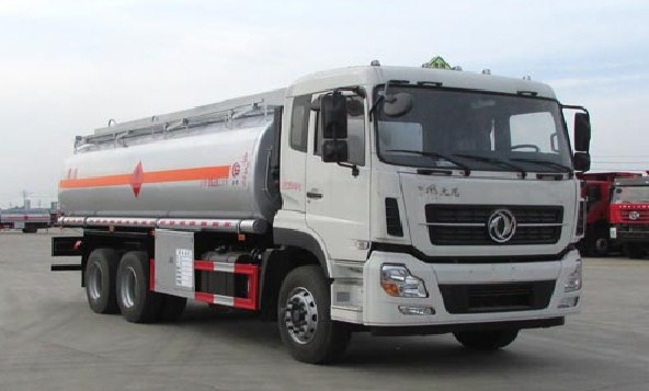 東風(fēng)油罐車(chē)圖片 東風(fēng)油罐車(chē)圖片