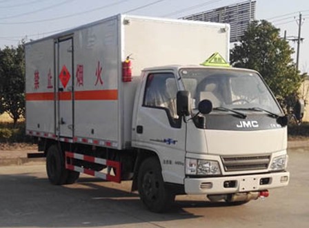 江鈴順達(dá)4.2米易燃?xì)怏w廂式運(yùn)輸車