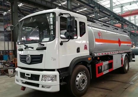 東風(fēng)T3運(yùn)油車(chē)圖片