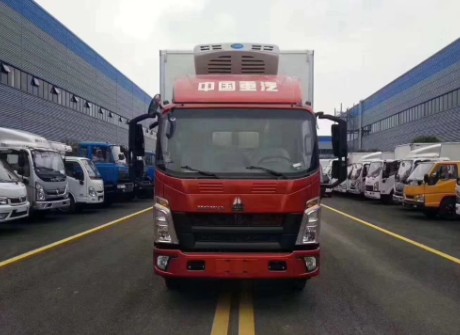 重汽豪沃藍牌冷藏車多方位圖片