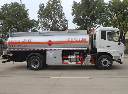 國六東風(fēng)天錦10噸油罐車_SCS5181GJYDFH6型加油車