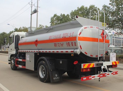 國六東風(fēng)天錦10噸油罐車_SCS5181GJYDFH6型加油車