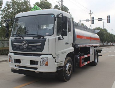國六東風(fēng)天錦10噸油罐車圖片