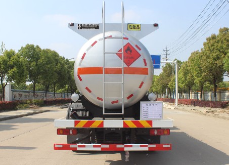 國(guó)六東風(fēng)天錦甲醇乙醇罐式運(yùn)輸車(chē)圖片 國(guó)六東風(fēng)天錦甲醇乙醇罐式運(yùn)輸車(chē)圖片