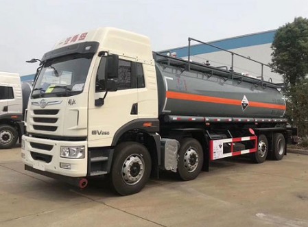DLQ5319GFWC5型腐蝕性物品罐式運(yùn)輸車