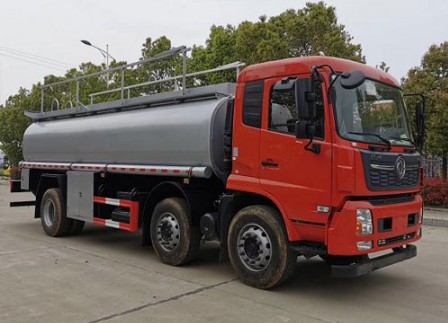 SCS5250GPGDFH型東風(fēng)天錦小三軸普通液體運輸車 SCS5250GPGDFH型東風(fēng)天錦小三軸普通液體運輸車