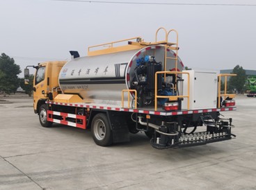 7立方標(biāo)準型瀝青灑布車 7立方標(biāo)準型瀝青灑布車