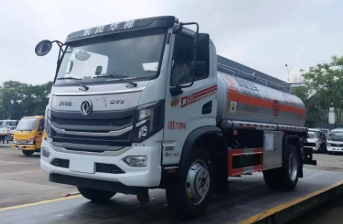 東風(fēng)華神新款（DV3）8噸油罐車(chē)