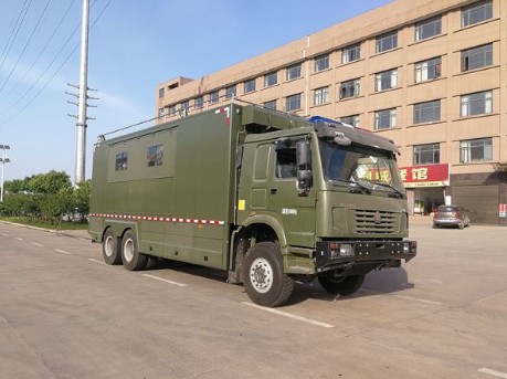 重汽六驅野外自行式炊事車