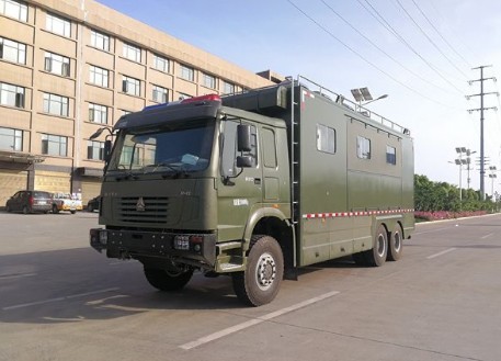 重汽六驅野外自行式炊事車_重汽六驅越野炊事車