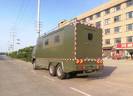 重汽六驅野外自行式炊事車_重汽六驅越野炊事車
