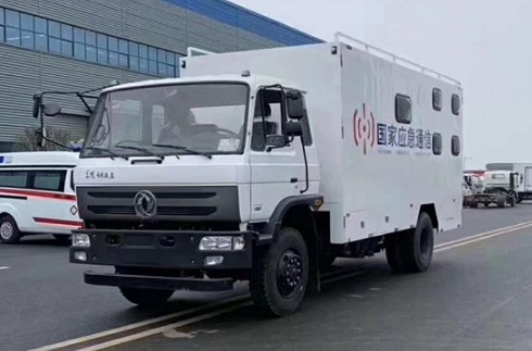 東風(fēng)4驅(qū)越野民用住宿房車_東風(fēng)四驅(qū)應(yīng)急宿營車