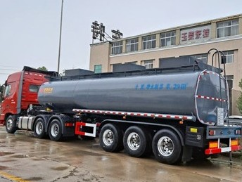 普貨襯塑半掛罐式車,特運(yùn)牌DTA9403GGY型半掛供液車,DTA9401GGS型供水半掛車