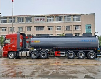 普貨襯塑半掛罐式車,特運(yùn)牌DTA9403GGY型半掛供液車,DTA9401GGS型供水半掛車